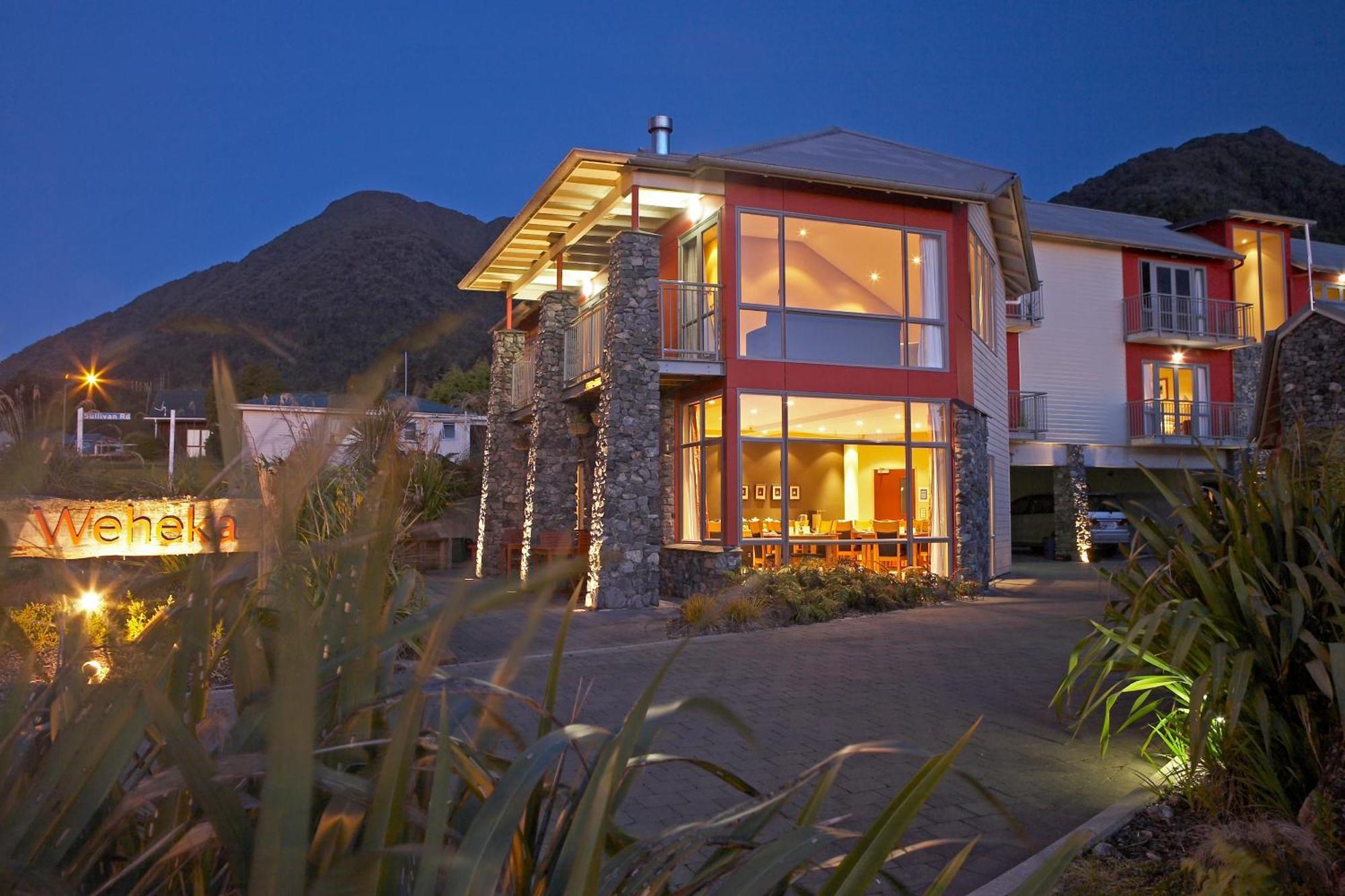 Te Weheka Boutique Hotel Fox Glacier Exterior photo