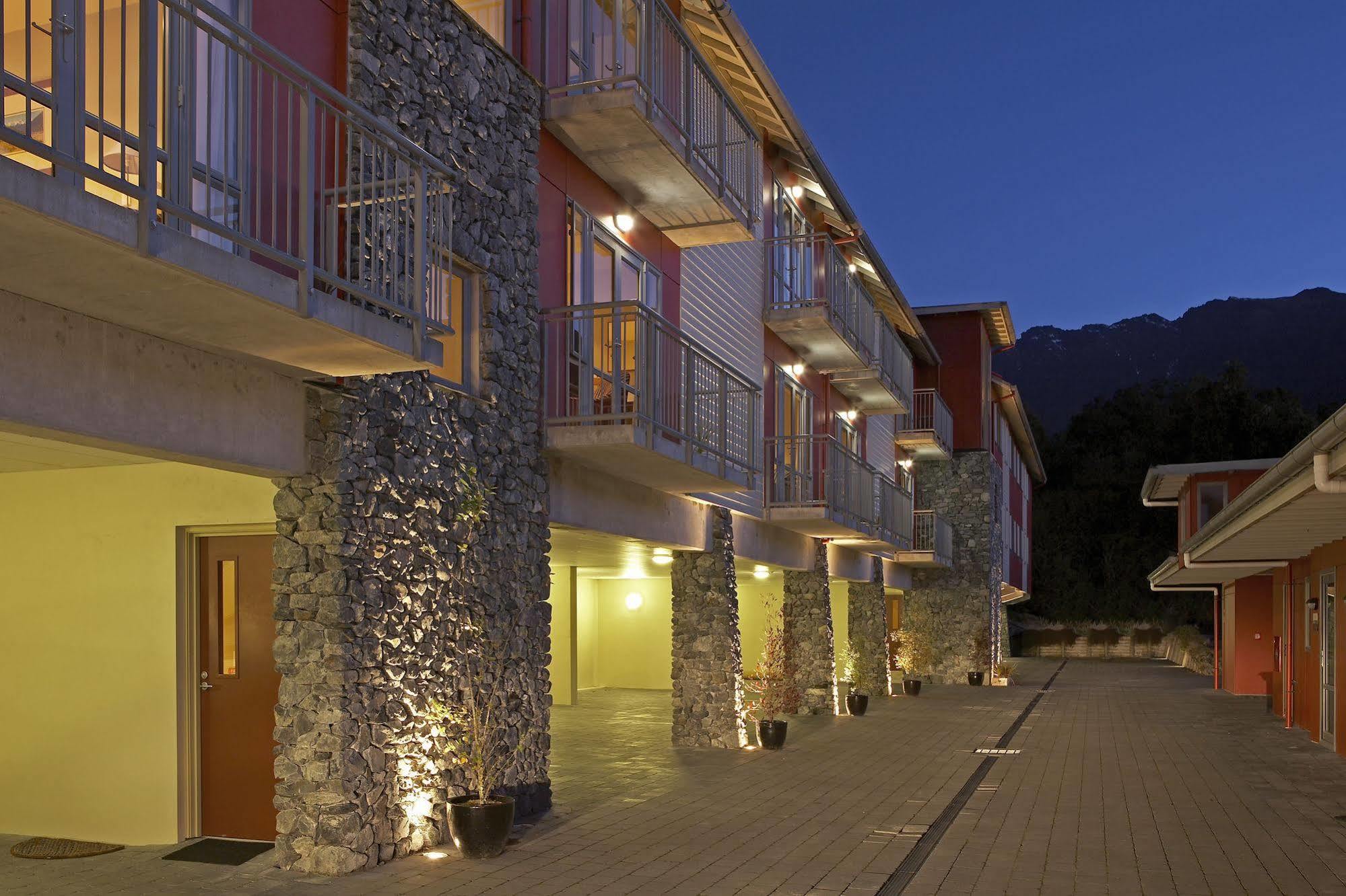 Te Weheka Boutique Hotel Fox Glacier Exterior photo