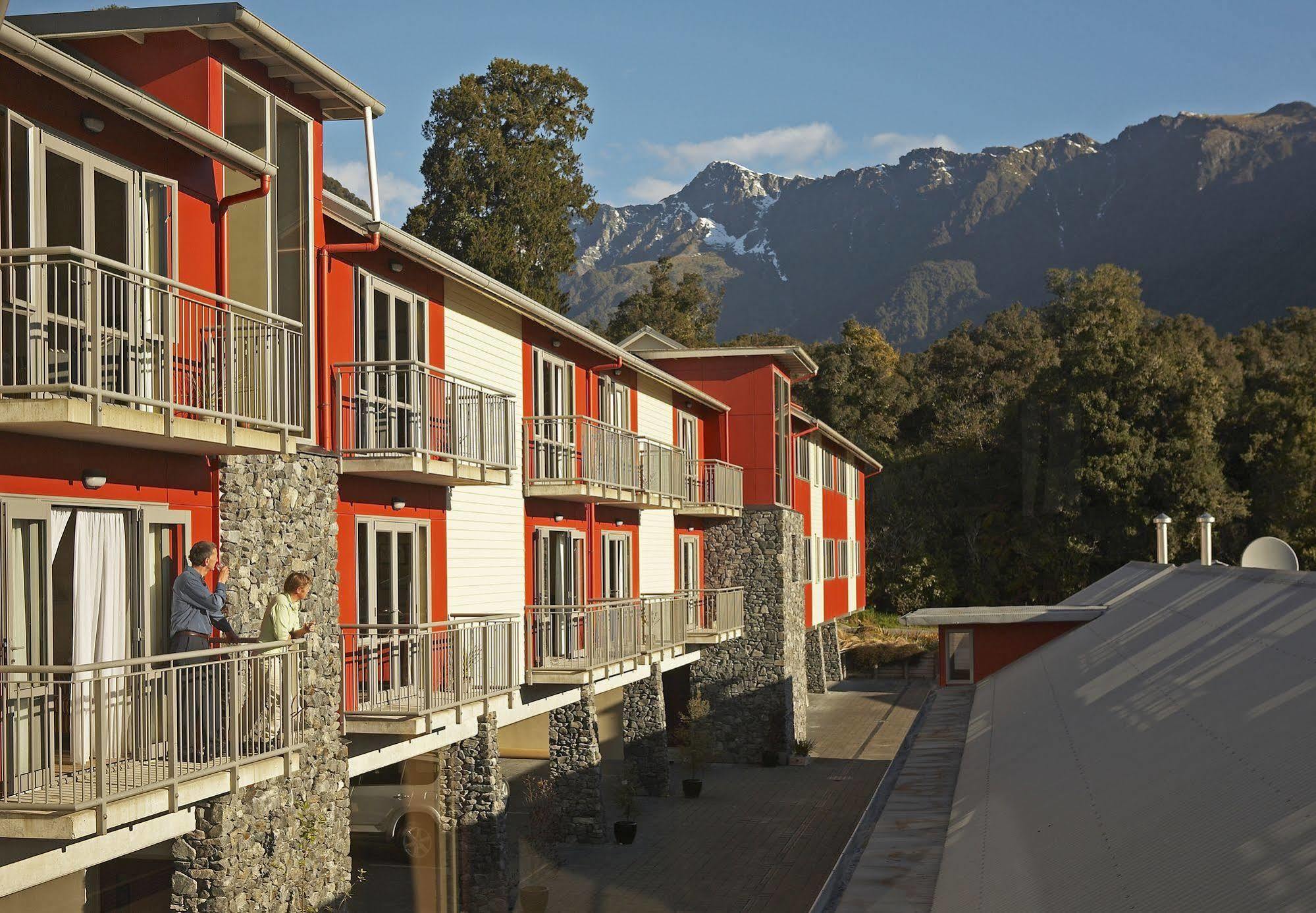 Te Weheka Boutique Hotel Fox Glacier Exterior photo